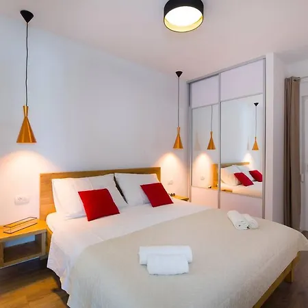 Bulli Lägenhet Trogir